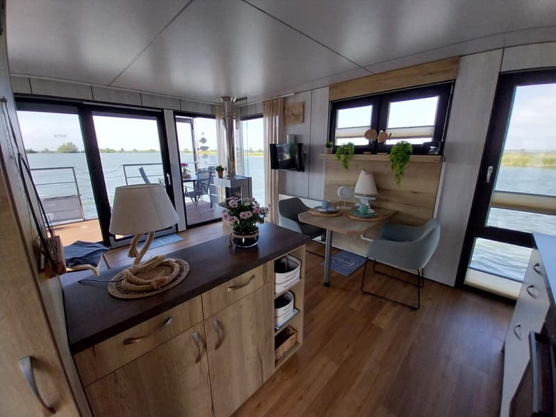 HT4 Houseboat Lelystad Ligplaats foto 12