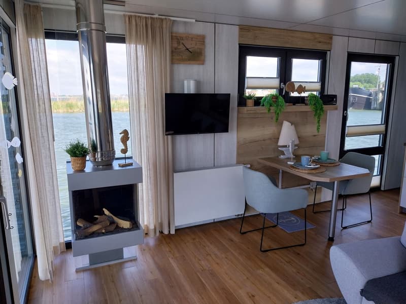 HT4 Houseboat Lelystad Ligplaats foto 15