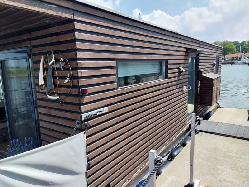 HT4 Houseboat Lelystad Ligplaats foto 4