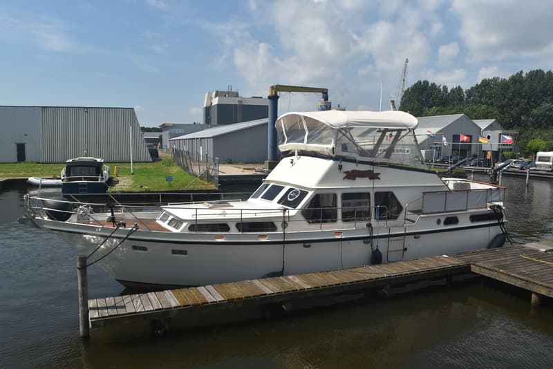 Van Der Valk 1300 Fly Bridge foto 1
