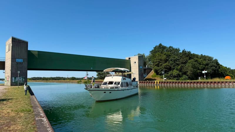 Van Der Valk 1300 Fly Bridge foto 6