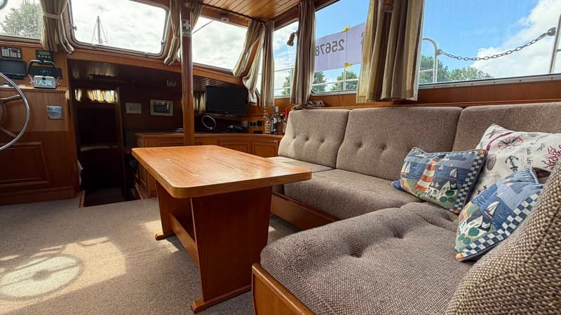 Van Der Valk 1300 Fly Bridge foto 7