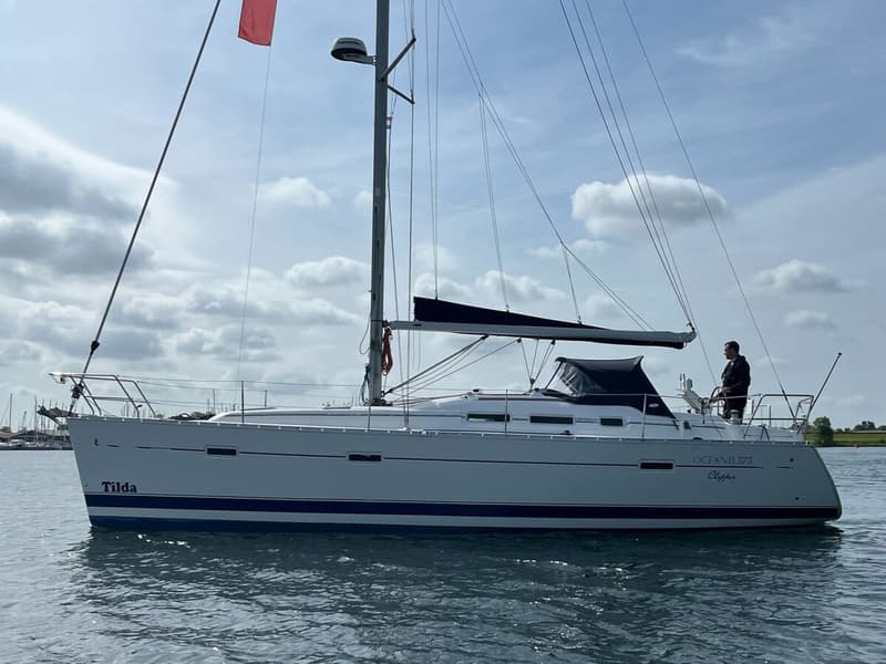 Beneteau Oceanis 373 foto 1