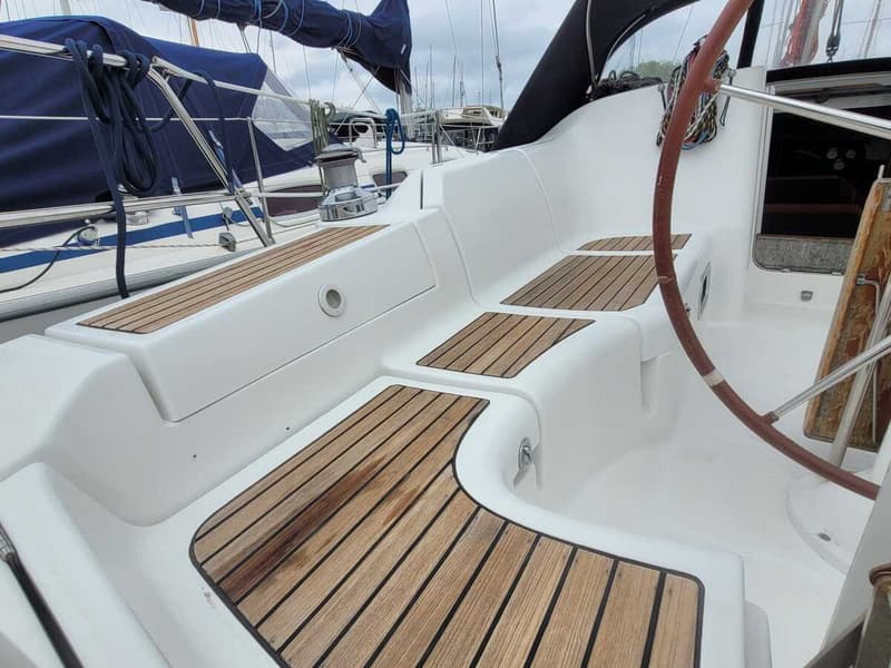 Beneteau Oceanis 373 foto 18