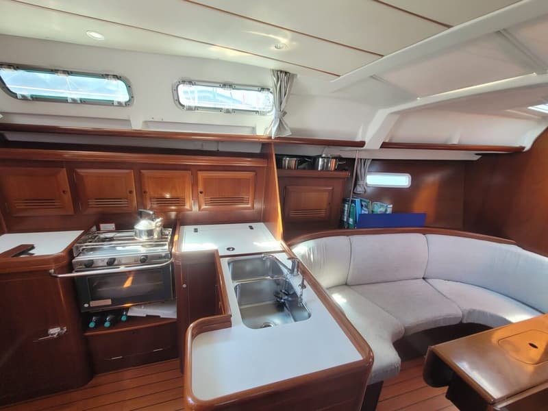 Beneteau Oceanis 373 foto 3