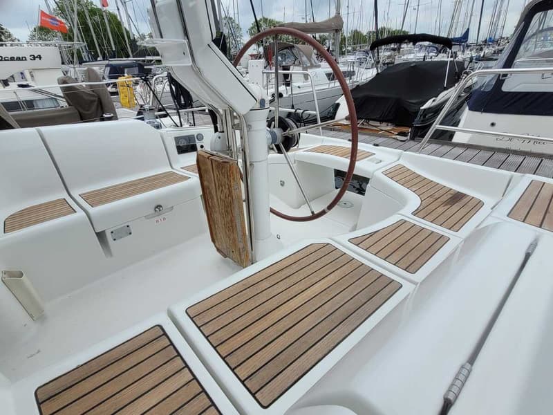 Beneteau Oceanis 373 foto 26