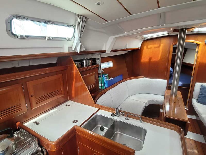 Beneteau Oceanis 373 foto 5