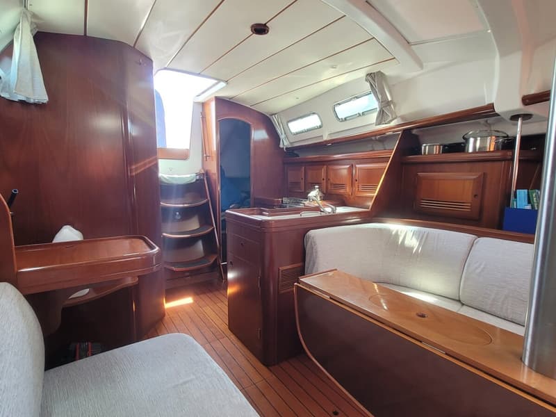 Beneteau Oceanis 373 foto 6