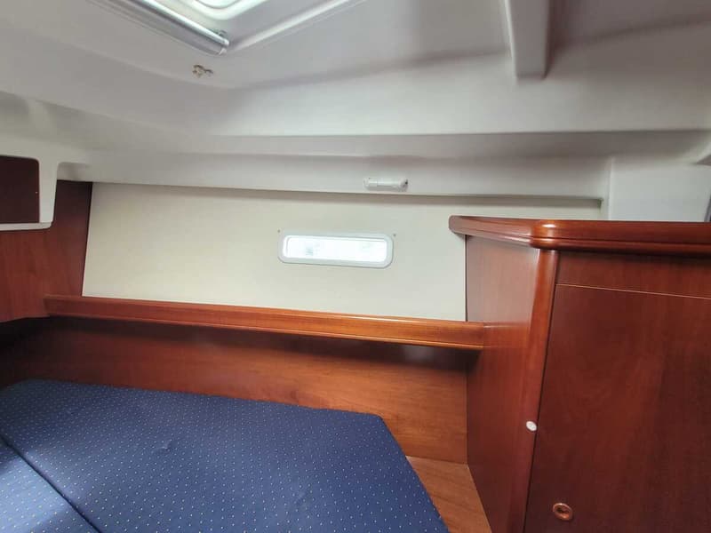 Beneteau Oceanis 373 foto 11