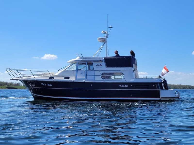 Nimbus 380 Commander foto 1