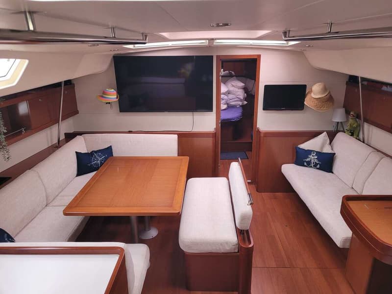 Beneteau Oceanis 54 foto 2