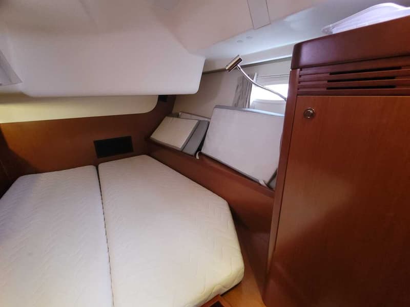 Beneteau Oceanis 54 foto 16