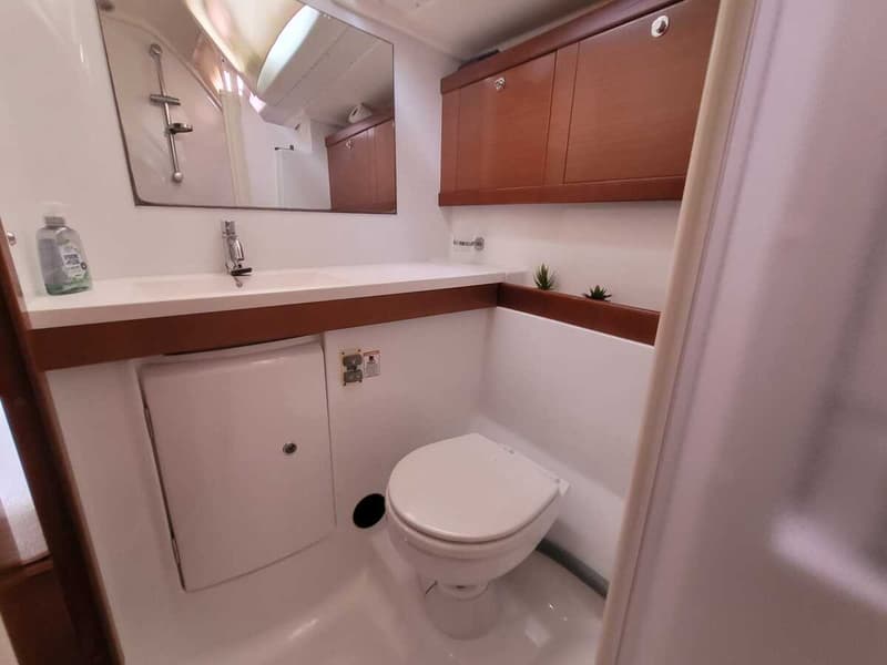 Beneteau Oceanis 54 foto 18