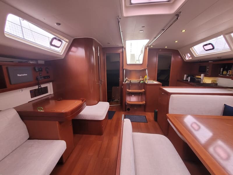 Beneteau Oceanis 54 foto 3