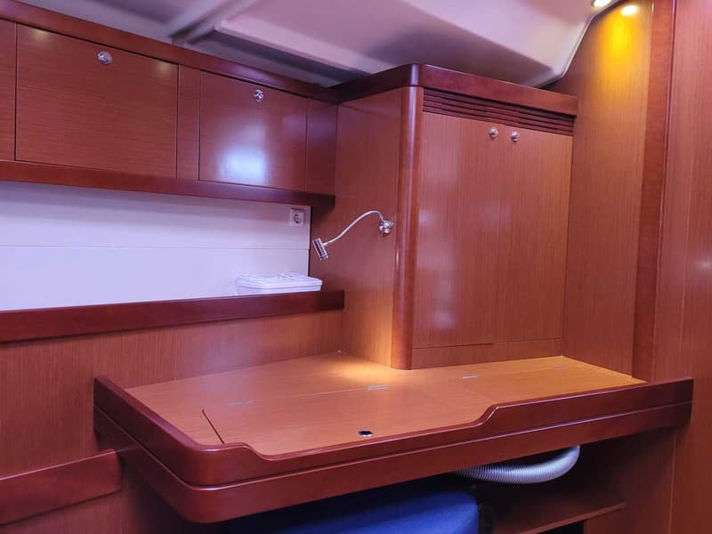 Beneteau Oceanis 54 foto 6