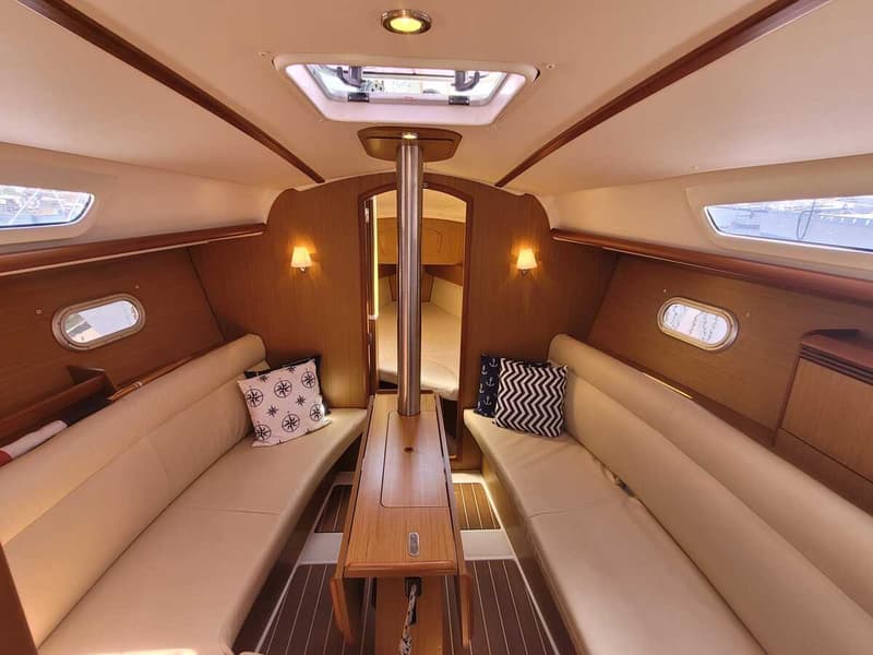Jeanneau Sun Odyssey 32i foto 2