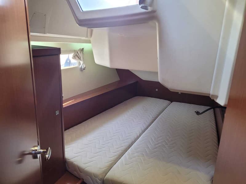 Beneteau Oceanis 45 foto 13