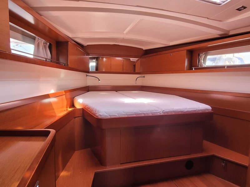 Beneteau Oceanis 45 foto 19