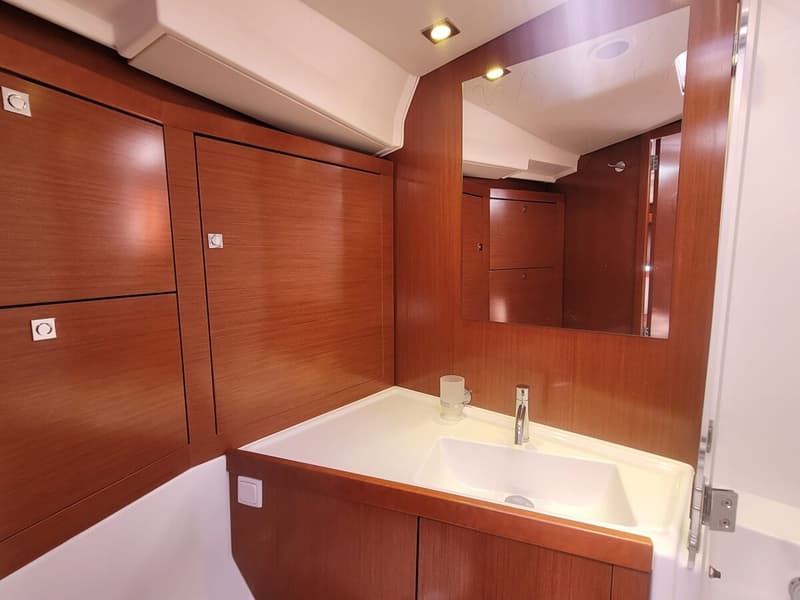Beneteau Oceanis 45 foto 26