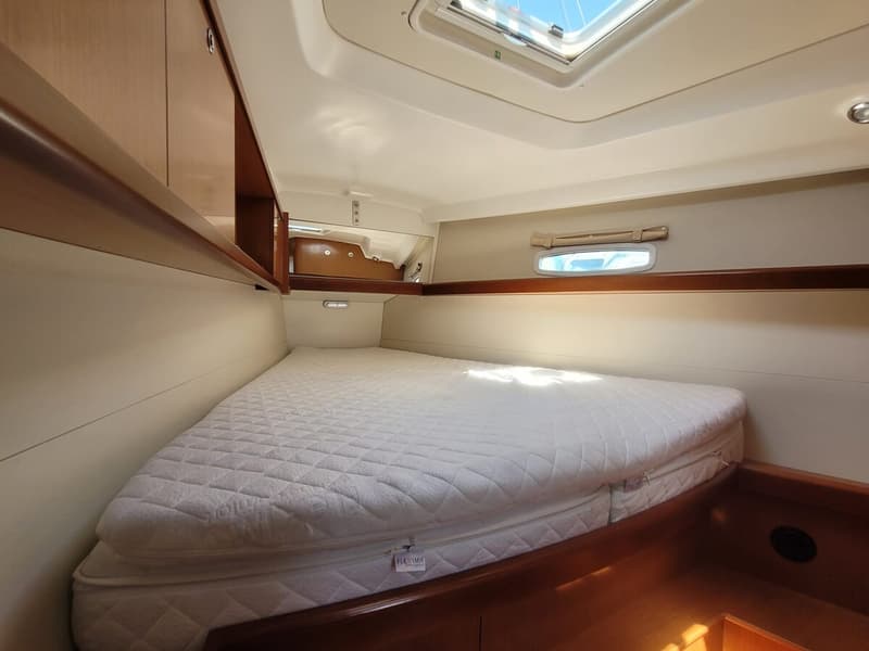Beneteau Oceanis 43 foto 13