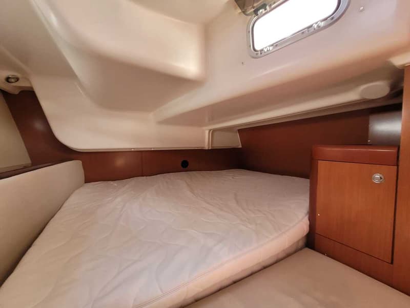 Beneteau Oceanis 43 foto 18