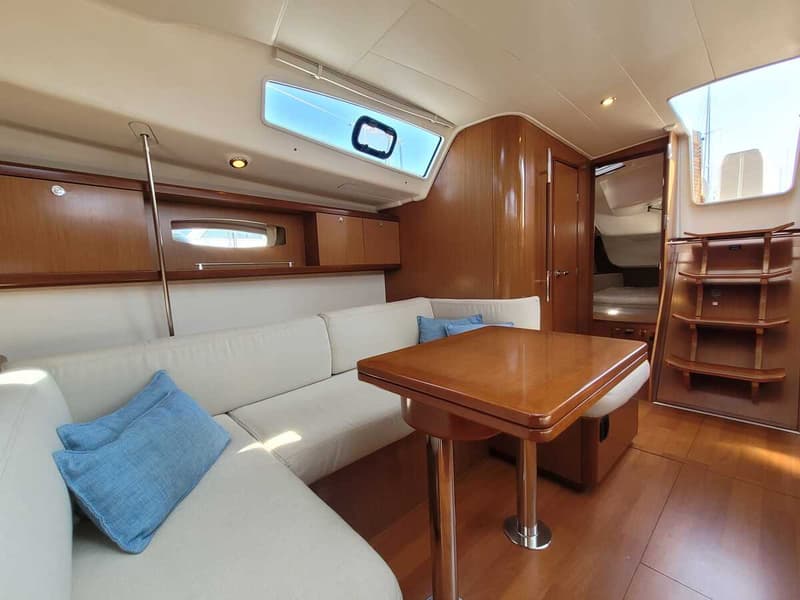 Beneteau Oceanis 43 foto 4