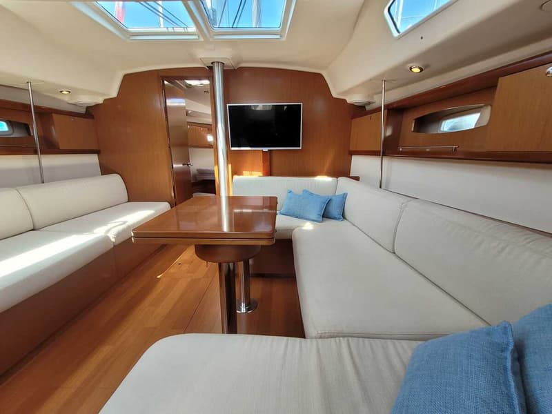 Beneteau Oceanis 43 foto 5