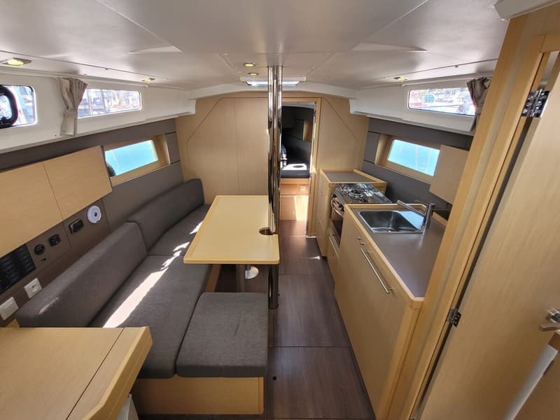 Beneteau Oceanis 35 foto 2