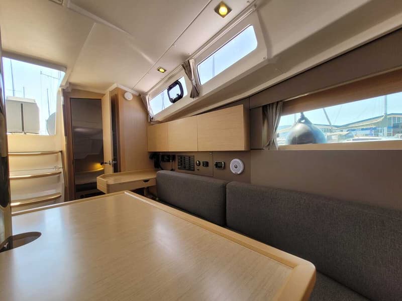 Beneteau Oceanis 35 foto 13
