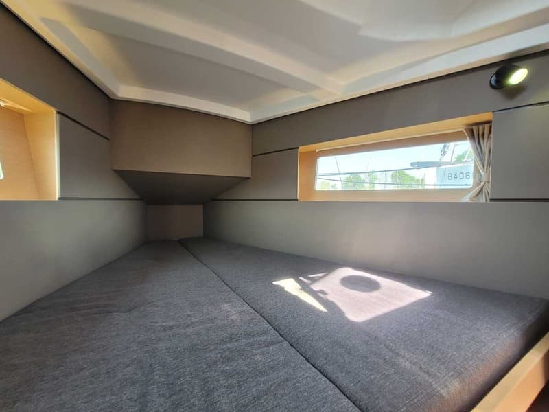 Beneteau Oceanis 35 foto 15
