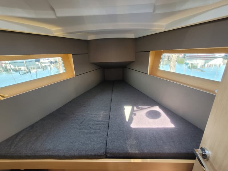 Beneteau Oceanis 35 foto 16