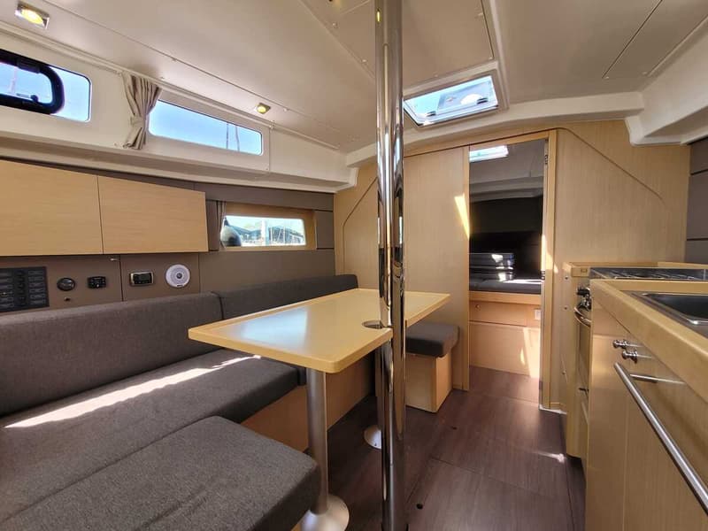 Beneteau Oceanis 35 foto 3