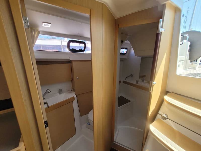 Beneteau Oceanis 35 foto 21