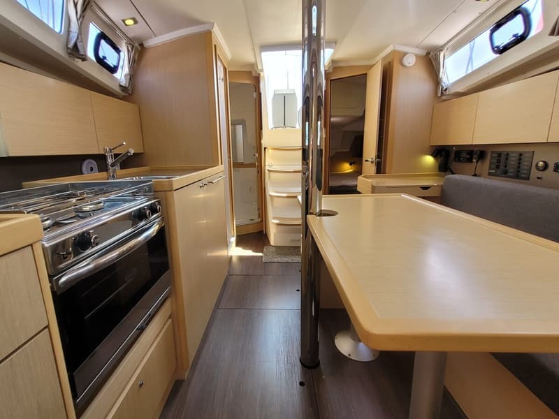 Beneteau Oceanis 35 foto 5