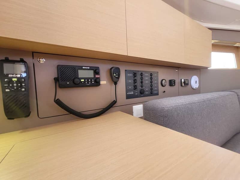 Beneteau Oceanis 35 foto 9