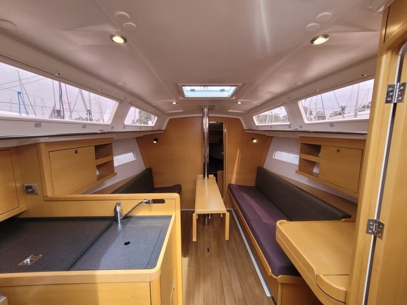 Jeanneau Sun Odyssey 319 foto 2