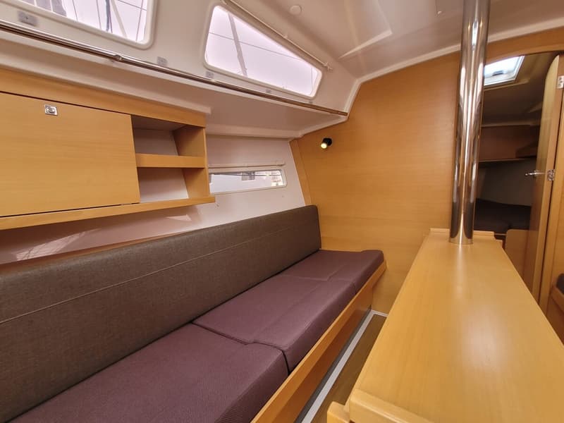 Jeanneau Sun Odyssey 319 foto 12