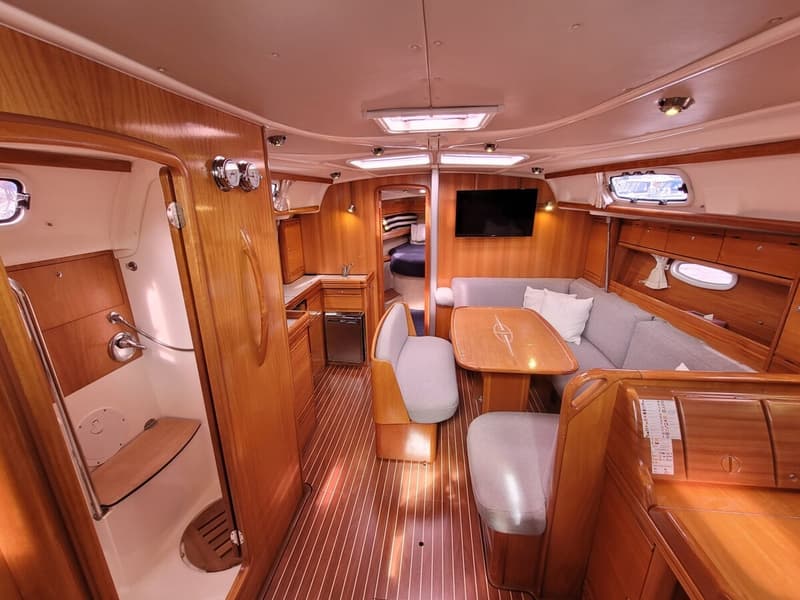 Bavaria 42-3 Custom Line foto 2