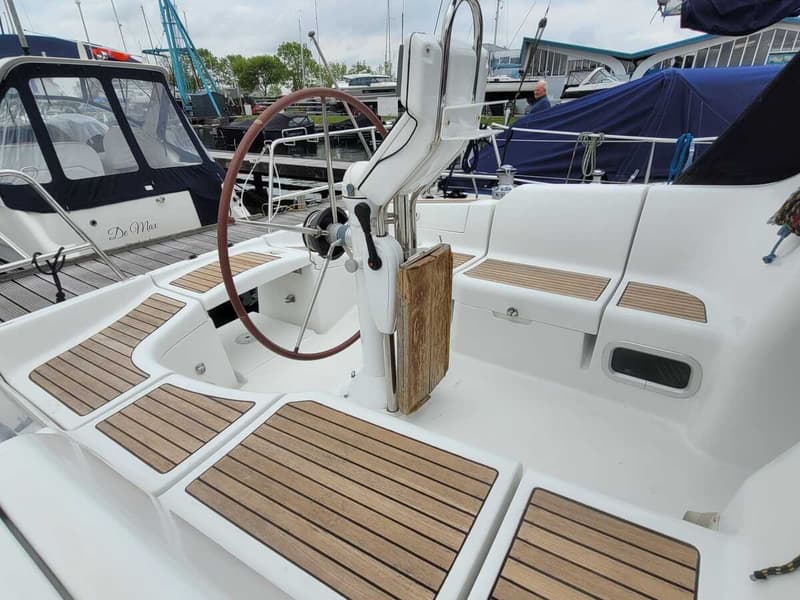Beneteau Oceanis 373 Clipper foto 20
