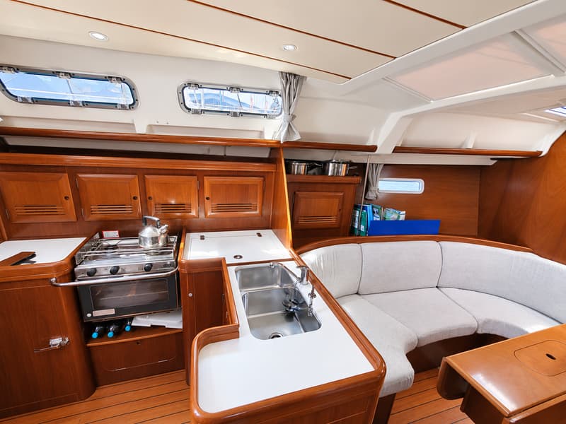 Beneteau Oceanis 373 Clipper foto 3