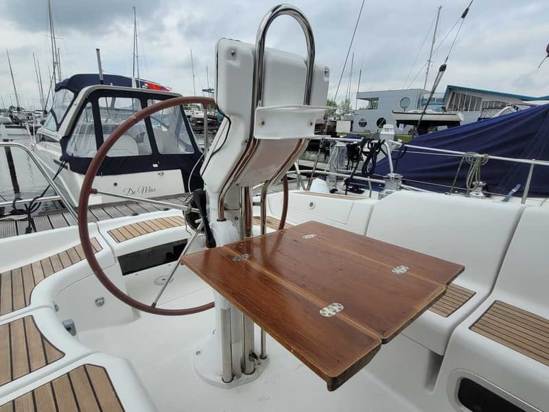 Beneteau Oceanis 373 Clipper foto 22