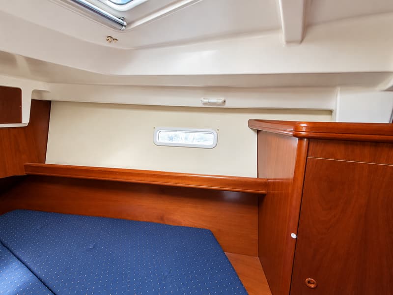 Beneteau Oceanis 373 Clipper foto 9