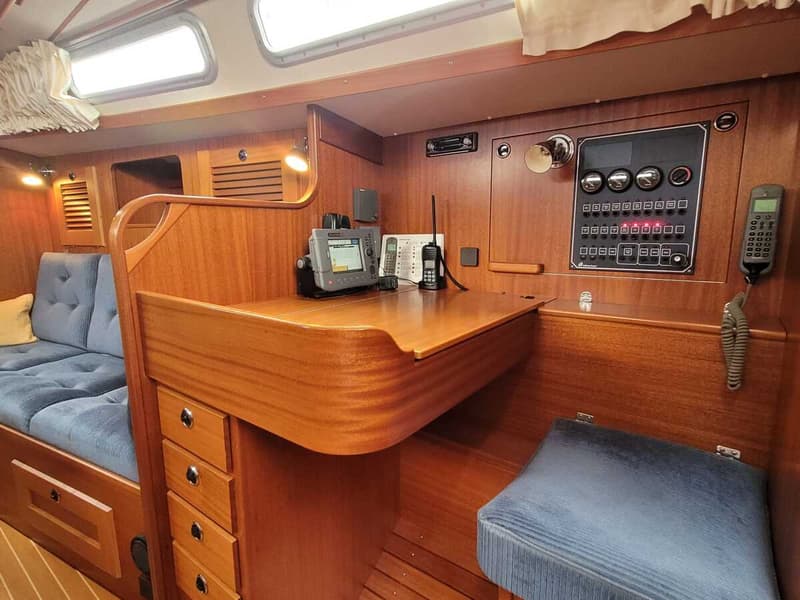 Hallberg Rassy 31 foto 4