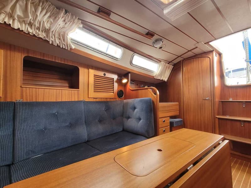 Hallberg Rassy 31 foto 6