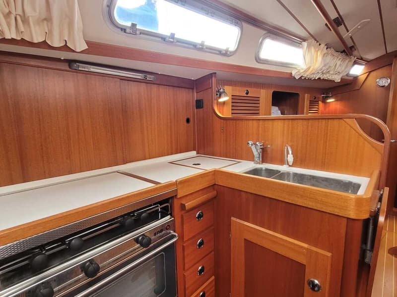 Hallberg Rassy 31 foto 7