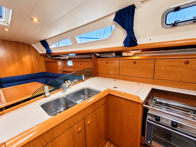 Jeanneau Sun Odyssey 37 foto 10