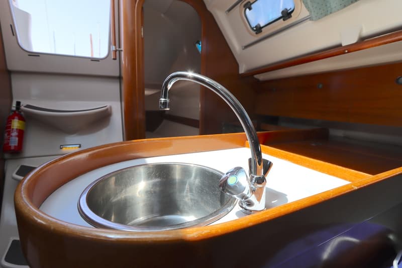 Beneteau Oceanis 300 foto 18