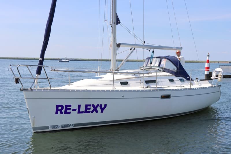 Beneteau Oceanis 300 foto 30