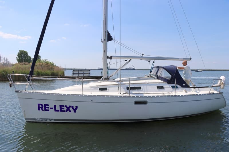 Beneteau Oceanis 300 foto 31