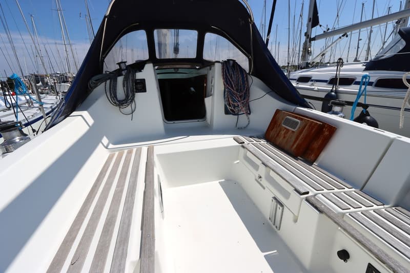 Beneteau Oceanis 300 foto 35